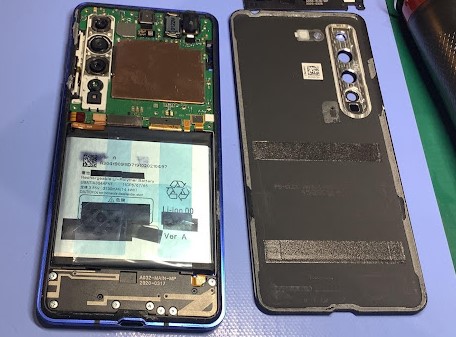 AQUOS  R５Gのバッテリー交換ならデータそのまま・最短即日修理のスマホ修理工房秋津店へ！